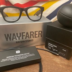 Ray-Ban Wayfarer Smart Glasses with Photo, Video Audio - Matte Black/Clear to Gr